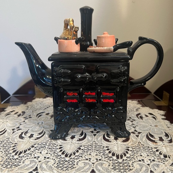 Vintage English Stove Teapot - Picture 1 of 5
